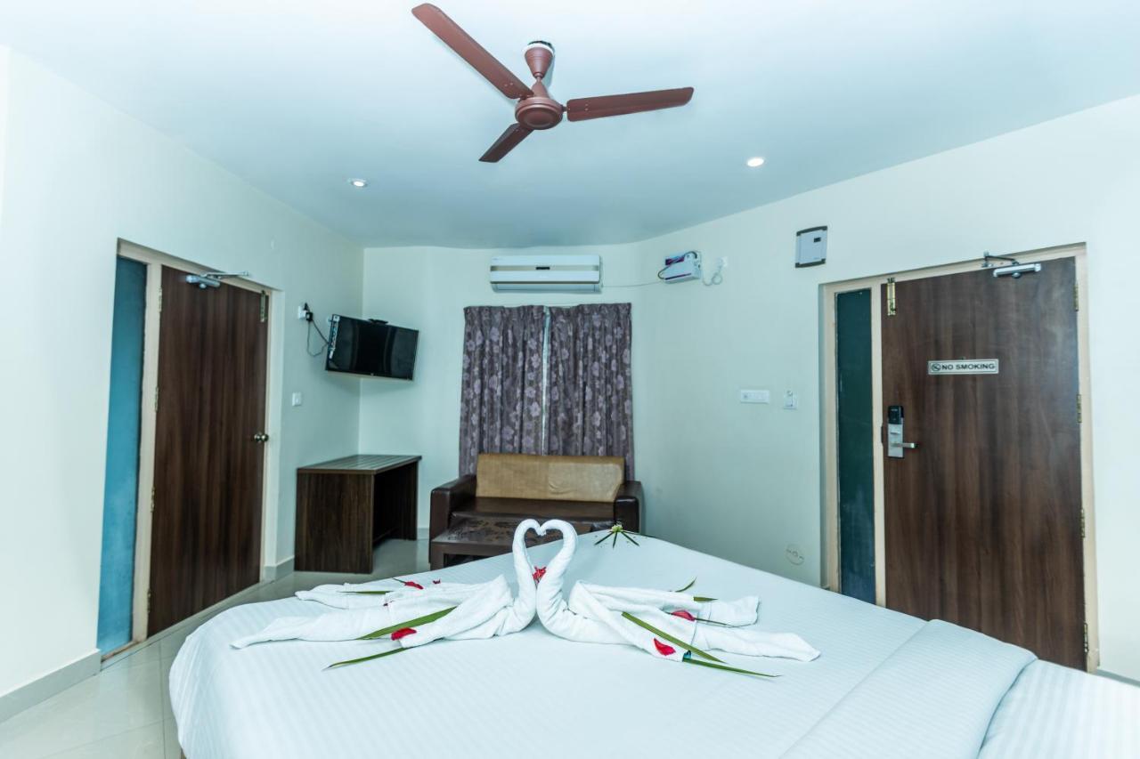 Lamel Cove Beach Resort Пондичерри Экстерьер фото