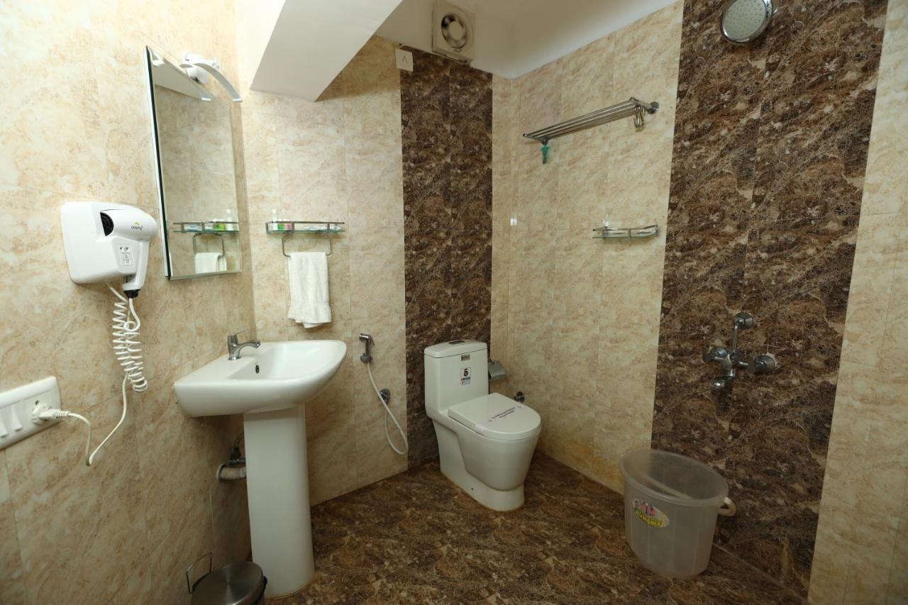 Lamel Cove Beach Resort Пондичерри Экстерьер фото