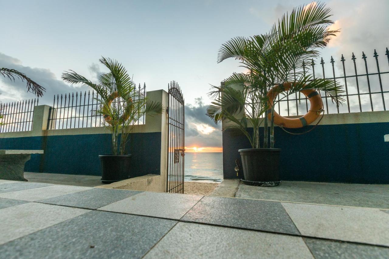 Lamel Cove Beach Resort Пондичерри Экстерьер фото