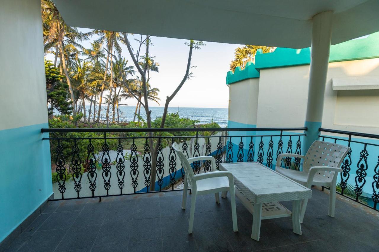 Lamel Cove Beach Resort Пондичерри Экстерьер фото